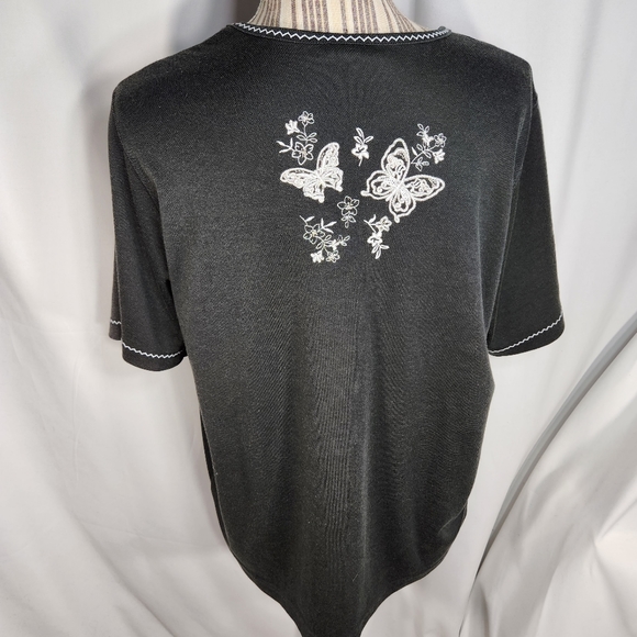 Bon Worth Black w/ White Butterfly Embroidered Graphic Short Sleeve Top Medium - Picture 6 of 10